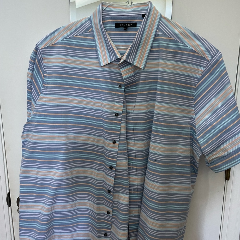 Mean shirt sleeve dress shirt